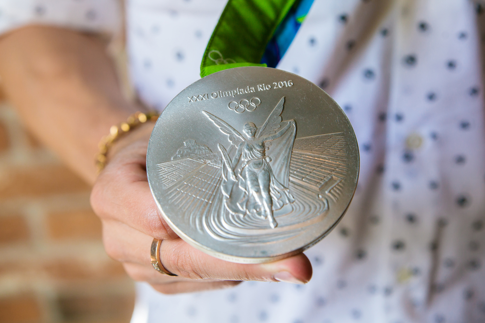 Olympian Piotr Malachowski Auctions Silver Medal to Pay for Child’s Cancer Treatment